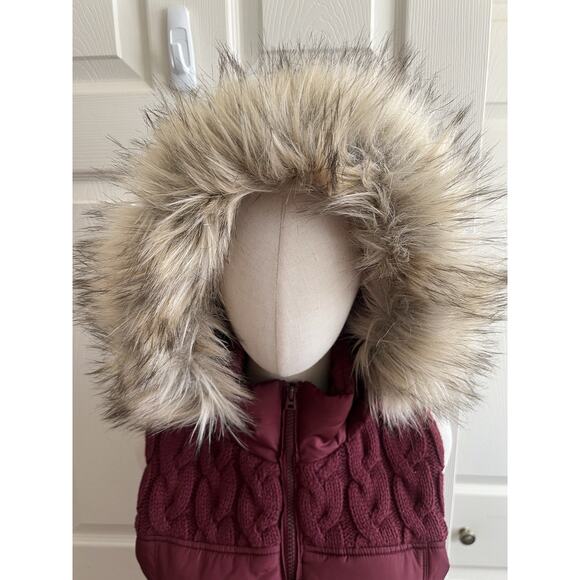 AEROPOSTALE Women's Y2K-Style Red Cable Knit Fur Trimmed Hood Puffer Vest Sz S - Picture 3 of 13
